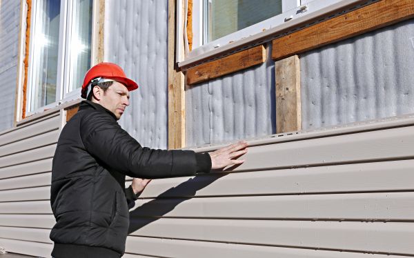 Cost of Vinyl Cladding Repair in Camas