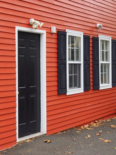 Cost of Red Vinyl Siding Installation in Camas